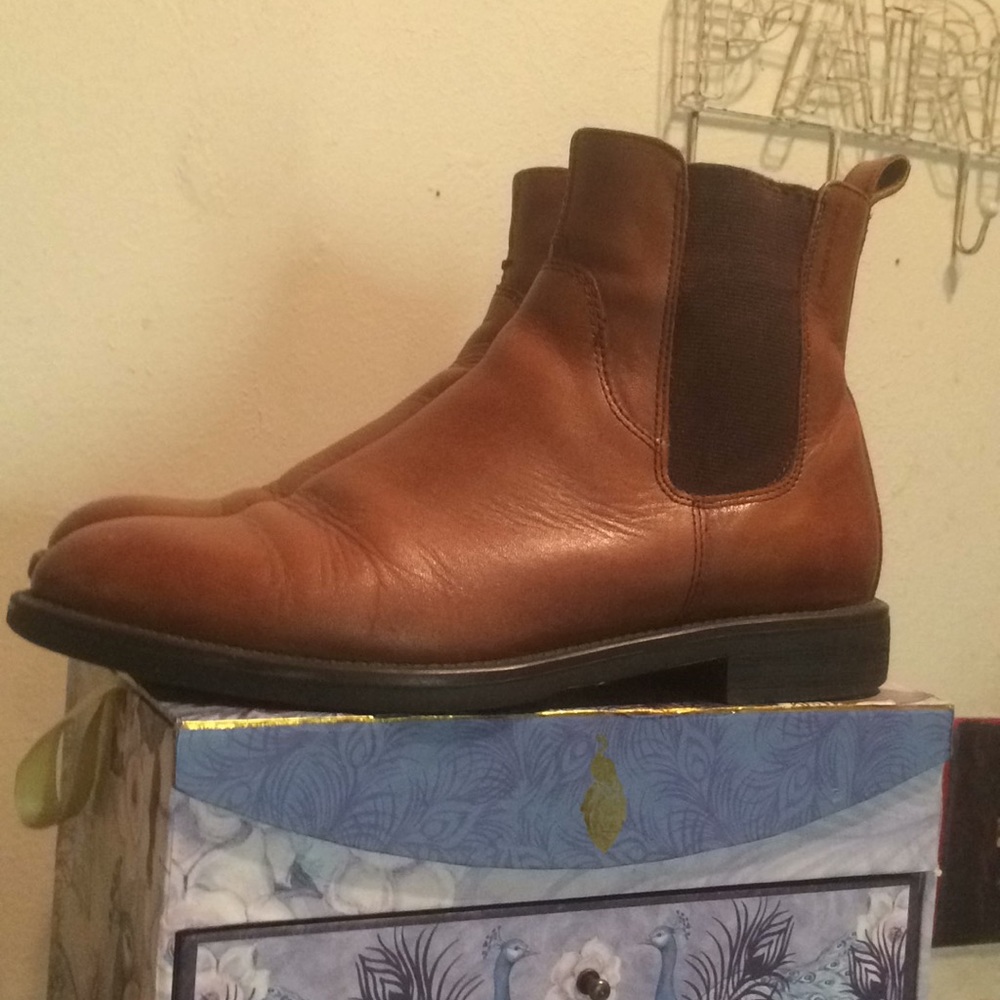 Red brown  leather, Vagabond pull on booties